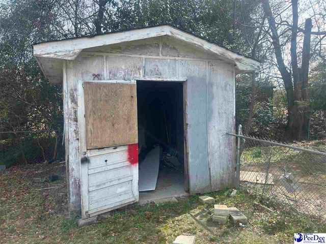 207 W Smith Ave, Darlington, SC 29532