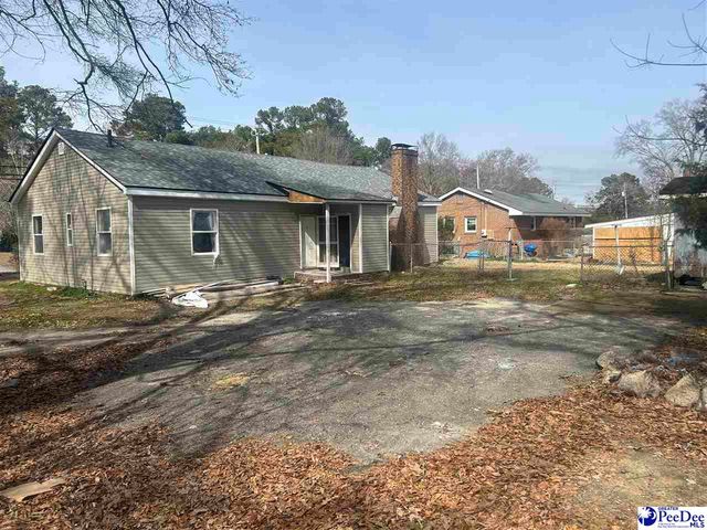 207 W Smith Ave, Darlington, SC 29532