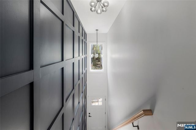 11 Voorhees, Newark, NJ 07103