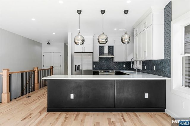 11 Voorhees, Newark, NJ 07103