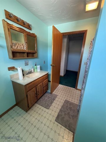 933 Zarelda, Butte, MT 59701