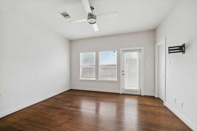 3041 Clinton Drive, Houston, TX 77020