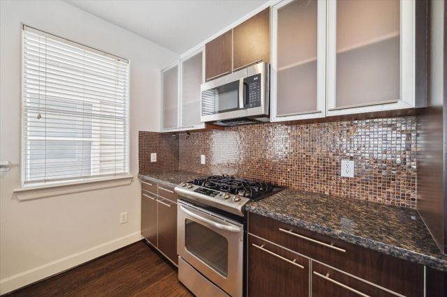 3041 Clinton Drive, Houston, TX 77020