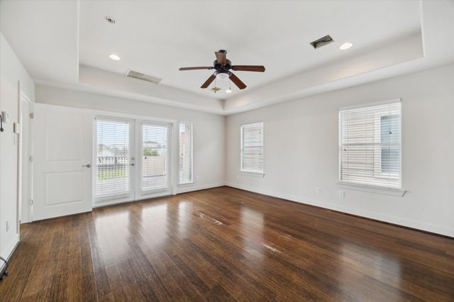 3041 Clinton Drive, Houston, TX 77020