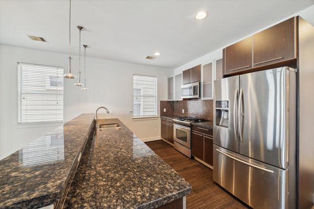 3041 Clinton Drive, Houston, TX 77020