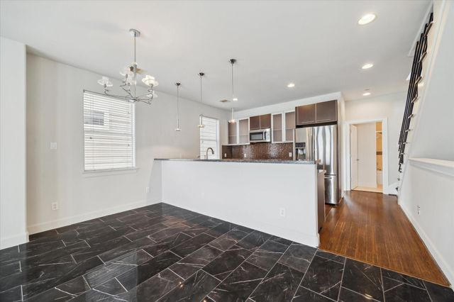 3041 Clinton Drive, Houston, TX 77020