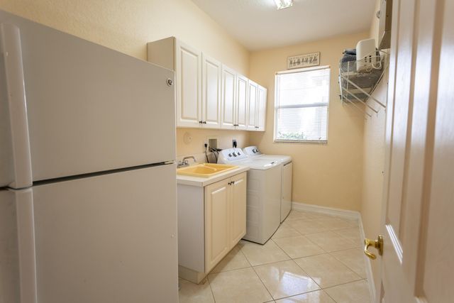 8789 Sandy Crest Lane, Boynton Beach, FL 33473