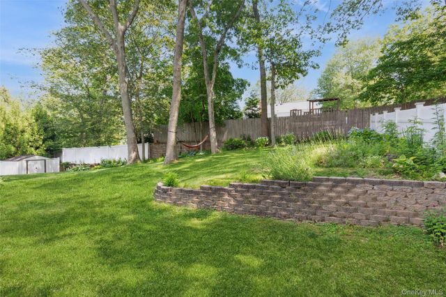23 Eastwood Road, Miller Place, NY 11764