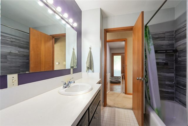 1215 Brockman Drive SE, Cedar Rapids, IA 52403