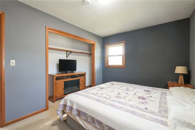 1215 Brockman Drive SE, Cedar Rapids, IA 52403