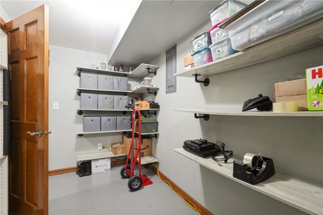 1215 Brockman Drive SE, Cedar Rapids, IA 52403