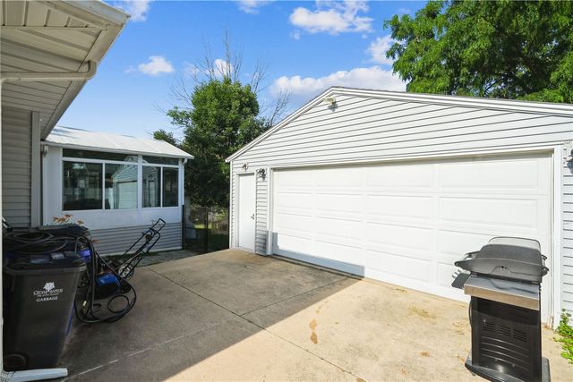 1215 Brockman Drive SE, Cedar Rapids, IA 52403