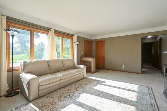 1215 Brockman Drive SE, Cedar Rapids, IA 52403