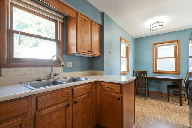 1215 Brockman Drive SE, Cedar Rapids, IA 52403