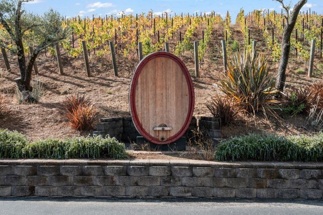 18940 Westview Drive, Saratoga, CA 95070