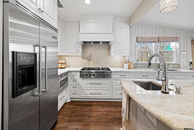 2306 Old Bullard Rd, Tyler, TX 75701