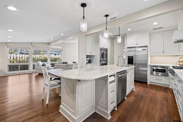 2306 Old Bullard Rd, Tyler, TX 75701