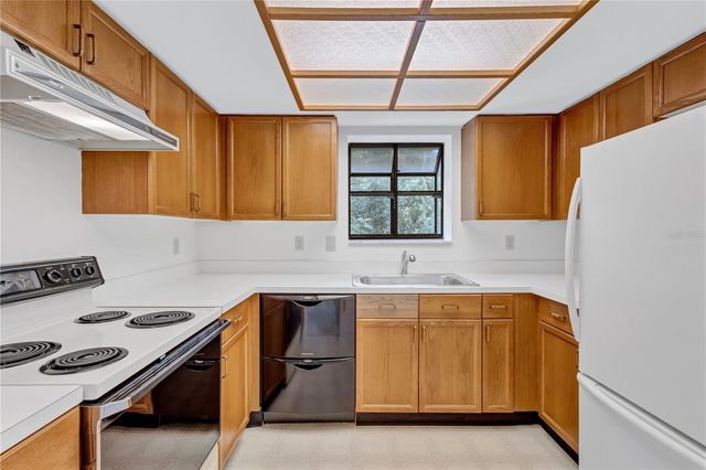 110 HAMMOCK PINE BOULEVARD, Clearwater, FL 33761