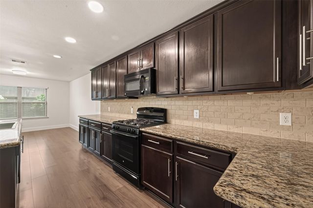 9410 Claystone Lane, Richmond, TX 77407