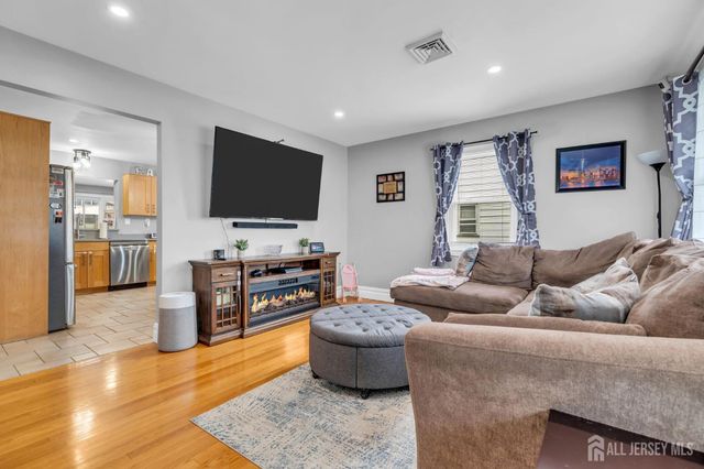 86 Bloomfield Avenue, Edison, NJ 08837