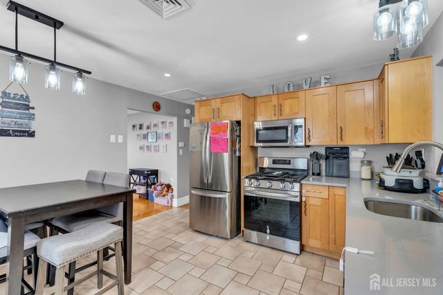 86 Bloomfield Avenue, Edison, NJ 08837