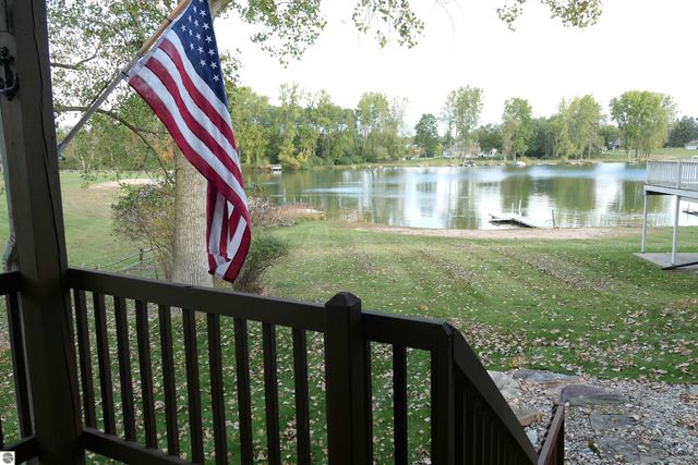 1057 Crown Point Drive, Lake Isabella, MI 48893