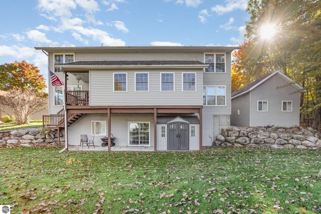 1057 Crown Point Drive, Lake Isabella, MI 48893