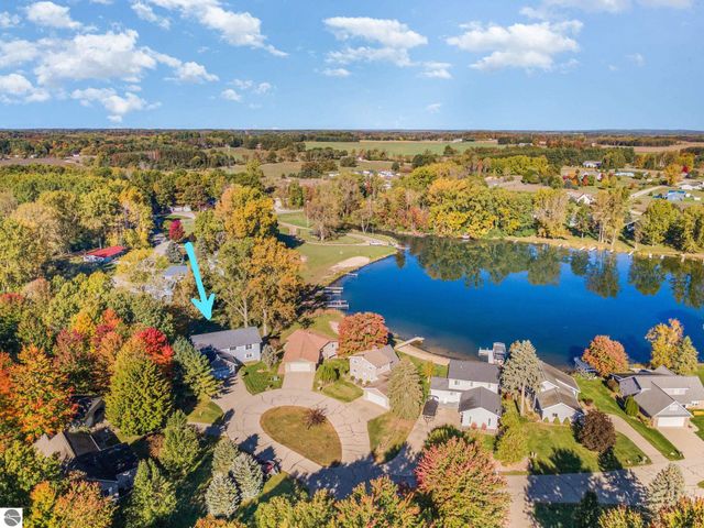 1057 Crown Point Drive, Lake Isabella, MI 48893