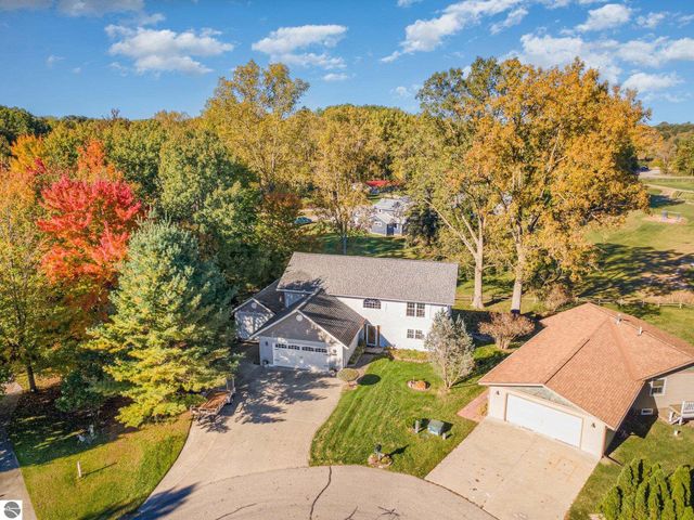 1057 Crown Point Drive, Lake Isabella, MI 48893
