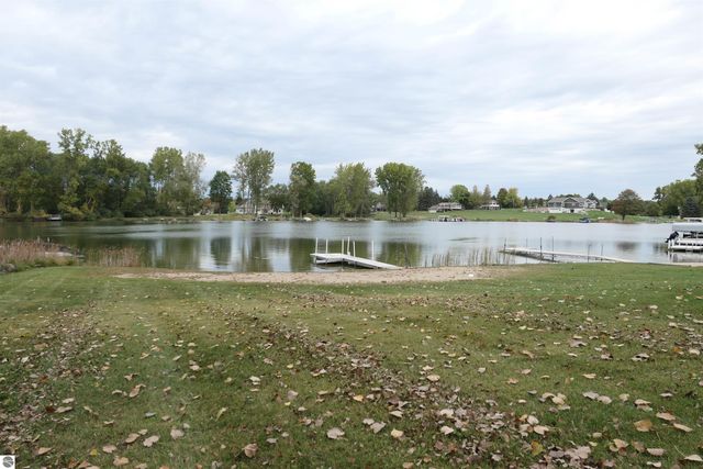 1057 Crown Point Drive, Lake Isabella, MI 48893