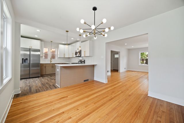 11304 S Lowe Avenue, Chicago, IL 60628