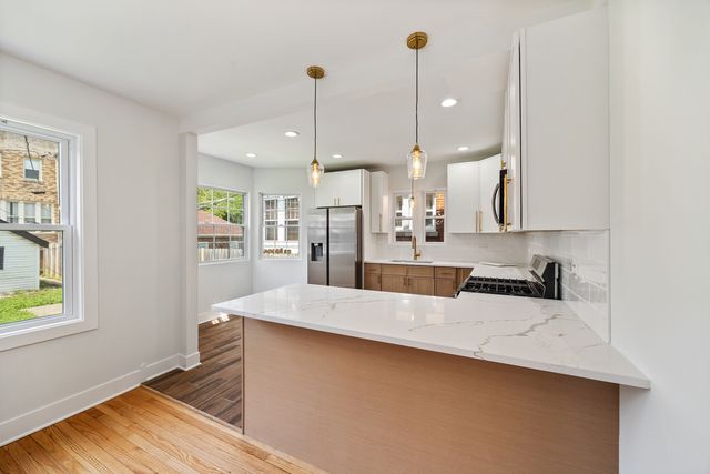 11304 S Lowe Avenue, Chicago, IL 60628