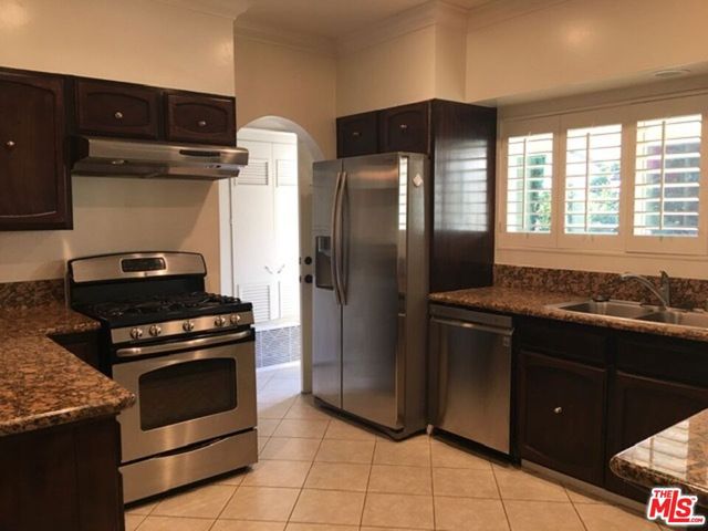 125 N Palm Drive, Beverly Hills, CA 90210