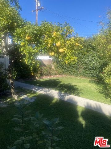 125 N Palm Drive, Beverly Hills, CA 90210