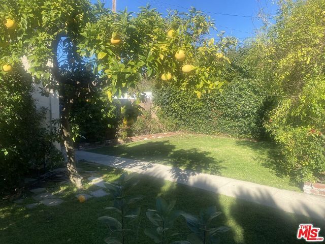 125 N Palm Drive, Beverly Hills, CA 90210