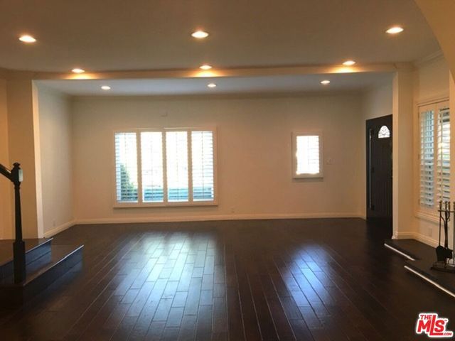 125 N Palm Drive, Beverly Hills, CA 90210