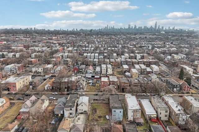 1028 N Hamlin Avenue, Chicago, IL 60651