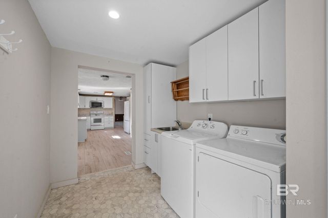 24120 Patterson Road, Robertsdale, AL 36567