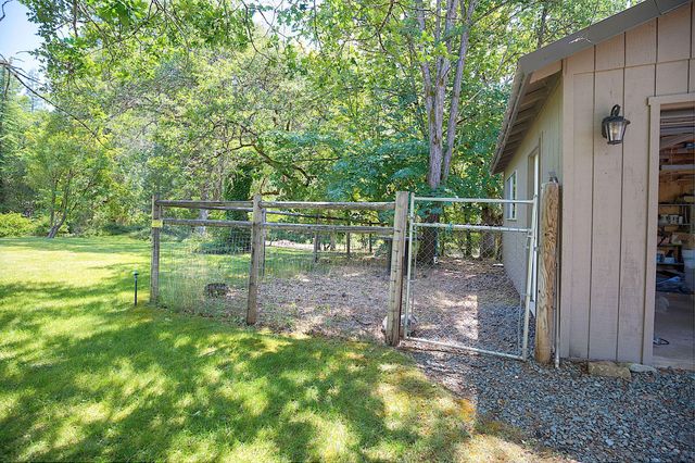 627 Carriage Road, Grants Pass, OR 97526