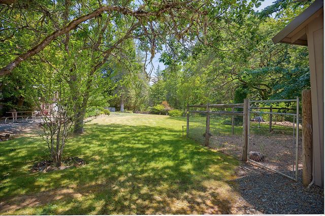 627 Carriage Road, Grants Pass, OR 97526