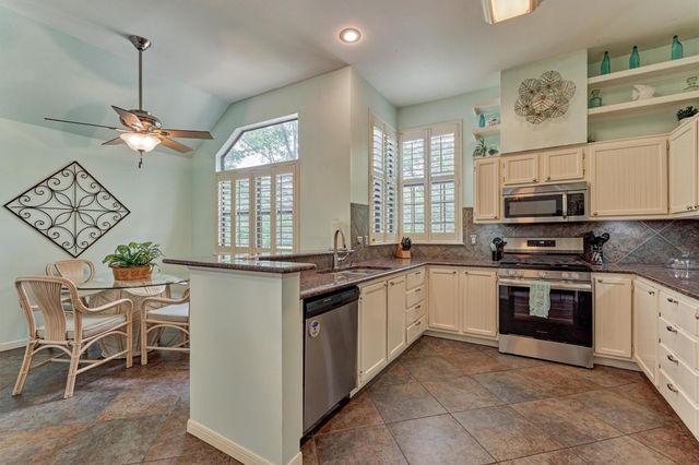 26 Twisted Birch, The Woodlands, TX 77381