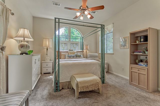 26 Twisted Birch, The Woodlands, TX 77381