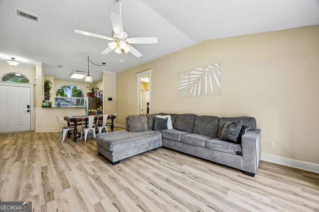 206 Hallowes Drive S, St. Marys, GA 31558