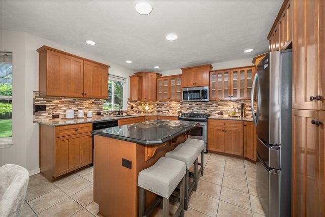 2406 S Scenic Blvd, Spokane, WA 99224