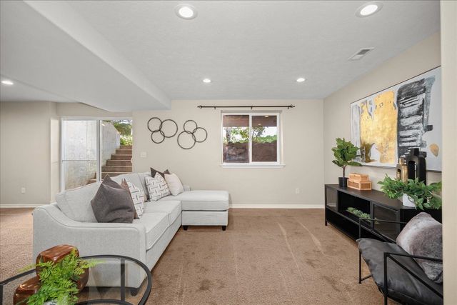 2406 S Scenic Blvd, Spokane, WA 99224