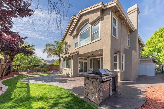 18300 Meadow Song Way, Salinas, CA 93908