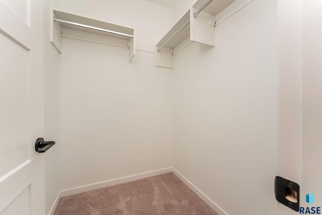 2031 S Sonoma Pl Place, Sioux Falls, SD 57106