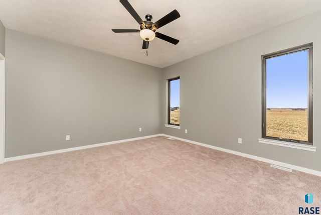 2031 S Sonoma Pl Place, Sioux Falls, SD 57106