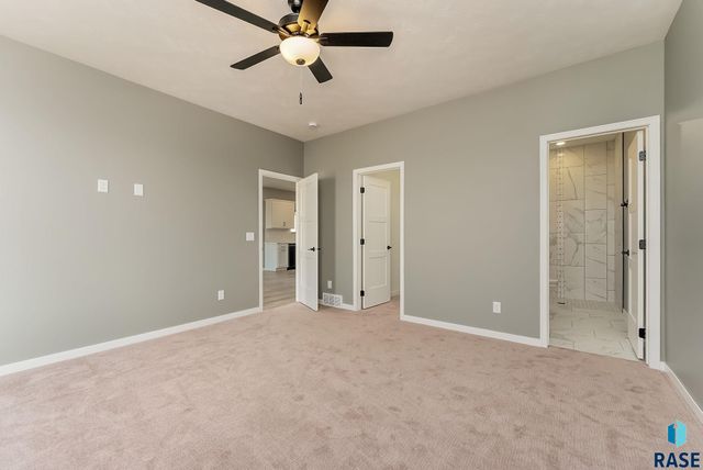 2031 S Sonoma Pl Place, Sioux Falls, SD 57106