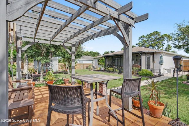 975 Sablon Street SE, Palm Bay, FL 32909